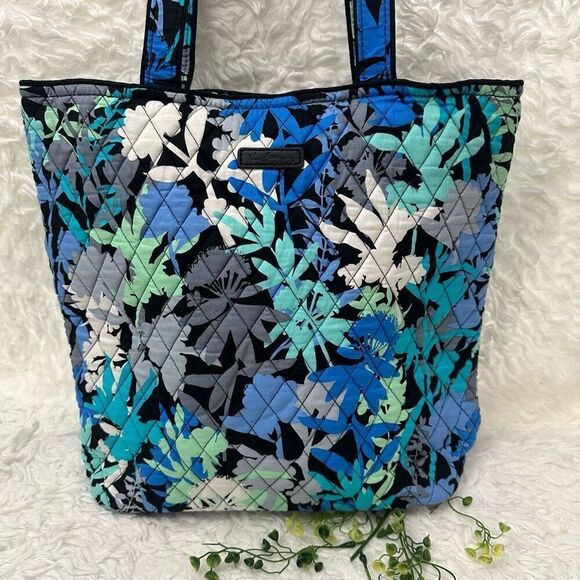 Vera Bradley Quilted Tote Shoulder Bag in CamoFloral pattern Blue Multi Large - Picture 2 of 9